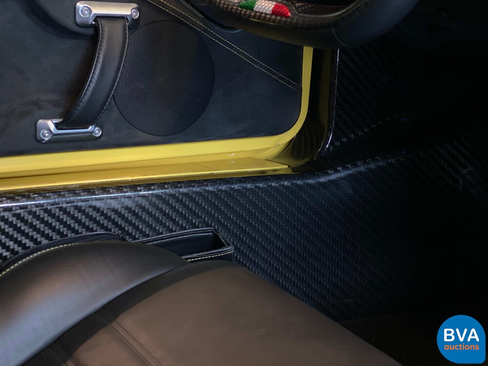 Alfa-Romeo 4C Spider 1750TBI Carbon TCT A6 240hp Cabriolet, PP-846-X.