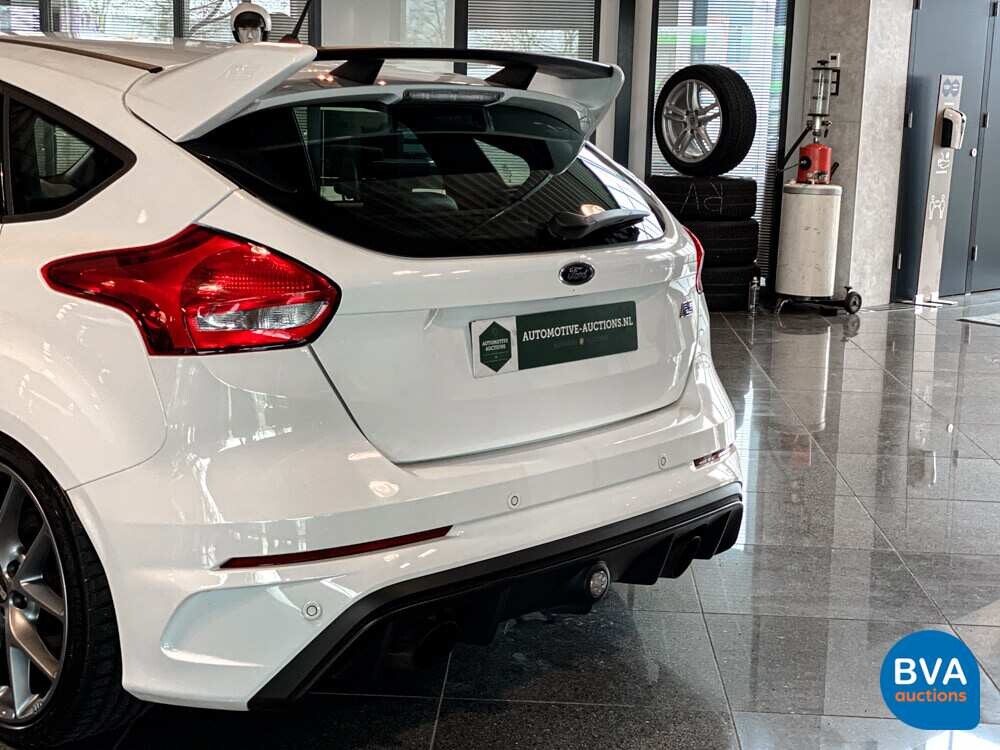 2017 Ford Focus RS 350hp.