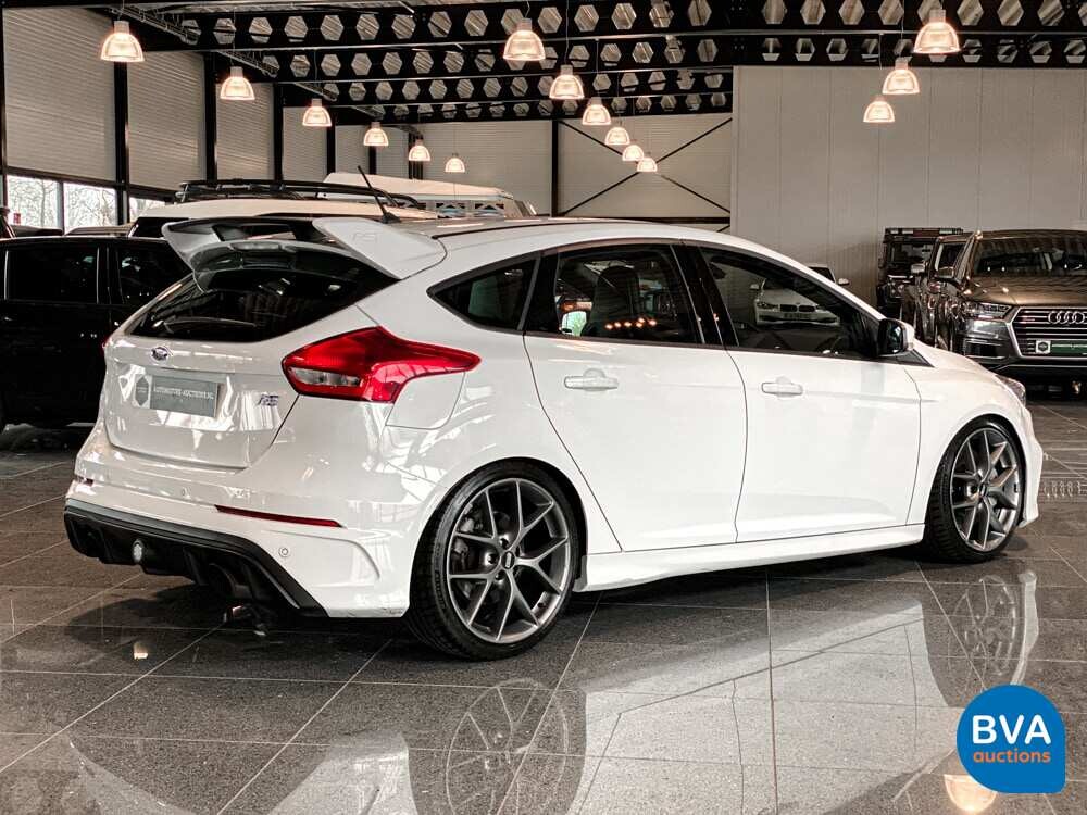 2017 Ford Focus RS 350hp.