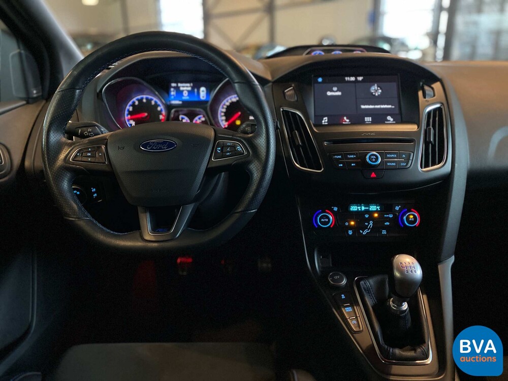 2017 Ford Focus RS 350hp.