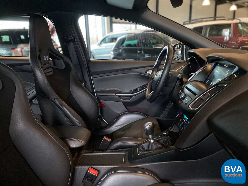 2017 Ford Focus RS 350hp.
