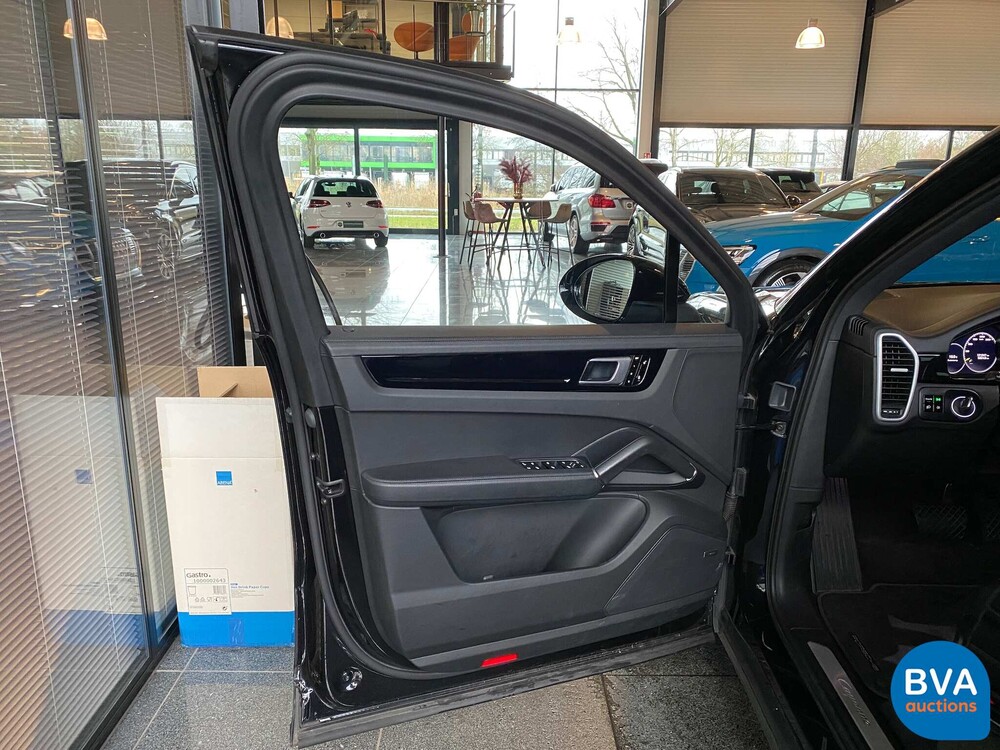 Porsche Cayenne E-Hybrid SportChrono 462pk 2018 -Org NL- -NW Model-, TG-791-N.