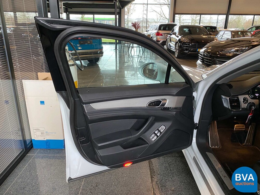 Porsche Panamera S E-Hybrid 416pk SportChrono 2014 -Org NL-, 5-TDZ-03.