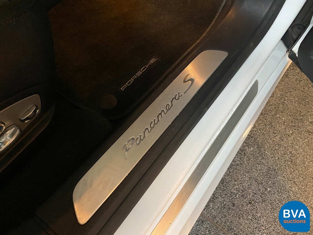 Porsche Panamera S E-Hybrid 416pk SportChrono 2014 -Org NL-, 5-TDZ-03.