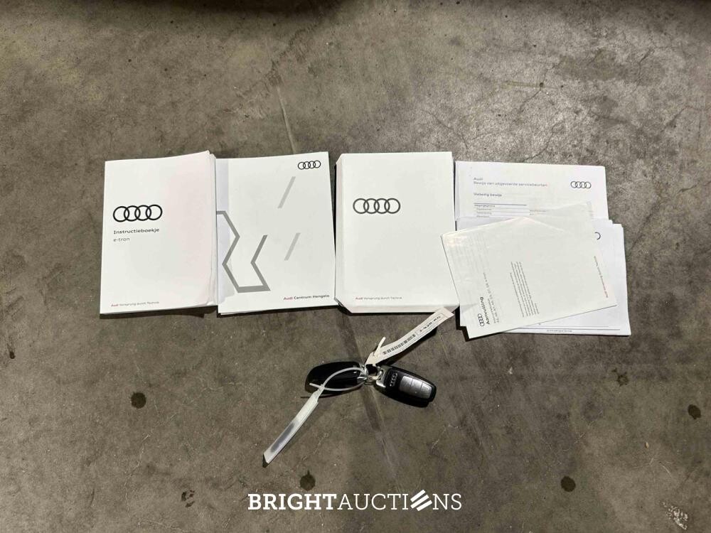 Audi e-tron 50 Quattro Launch Edition 71 kWh 313pk 2020 (Origineel-NL), J-928-KG