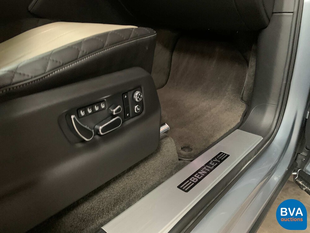 Bentley Bentayga V8 435pk 7-PERSOONS 2017, SZ-766-S