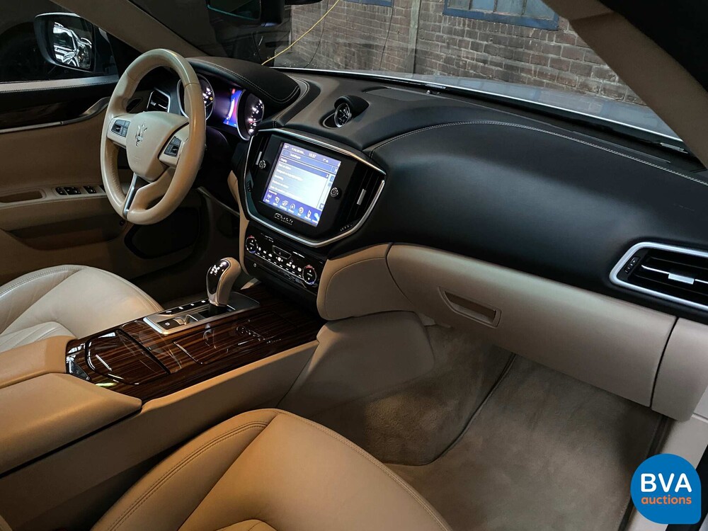 Maserati Ghibli Gran Sport SQ4 411pk 2016, N-667-GD