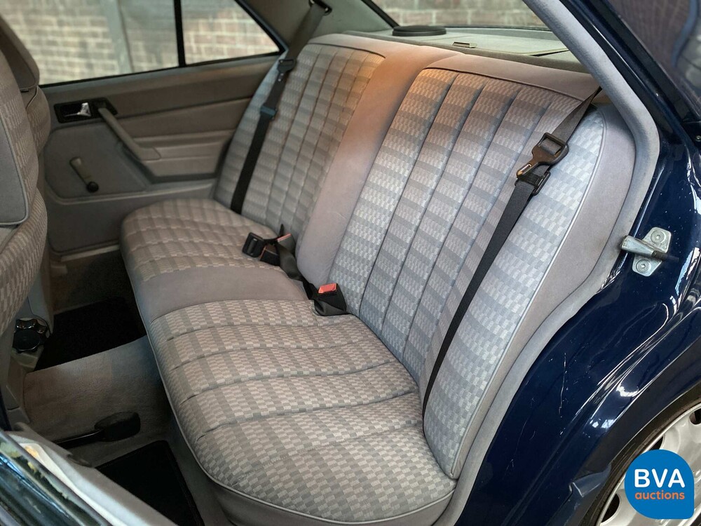 Mercedes-Benz 190-serie 1.8 E 109pk 1992 -Org. NL-, FJ-DB-21