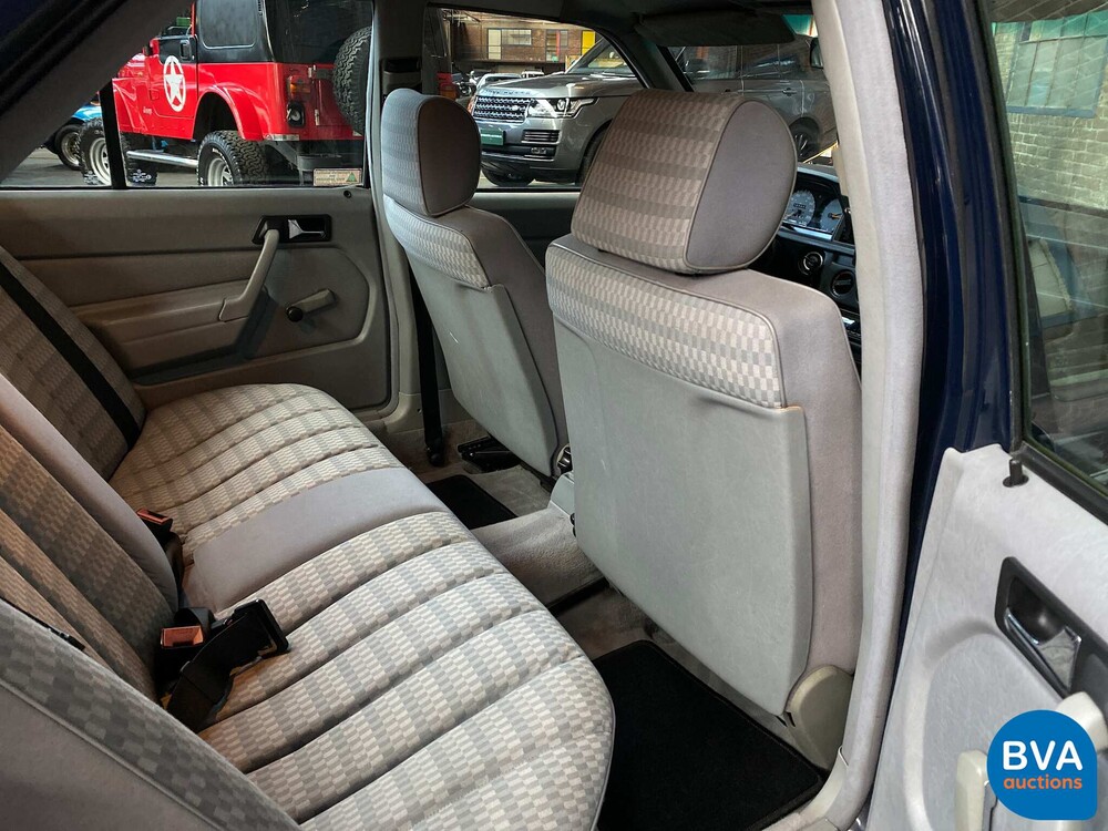 Mercedes-Benz 190-serie 1.8 E 109pk 1992 -Org. NL-, FJ-DB-21