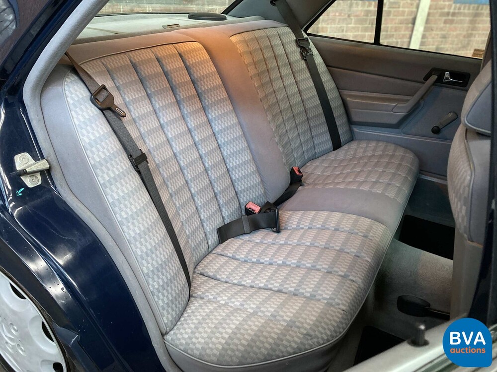 Mercedes-Benz 190-serie 1.8 E 109pk 1992 -Org. NL-, FJ-DB-21