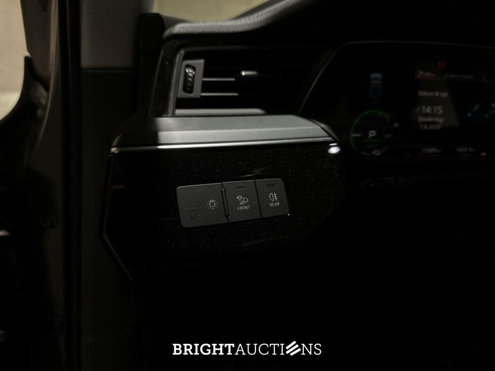 Audi Q8 e-tron 50 Quattro 95 kWh 340pk 2023 (Origineel-NL), S-106-PZ 