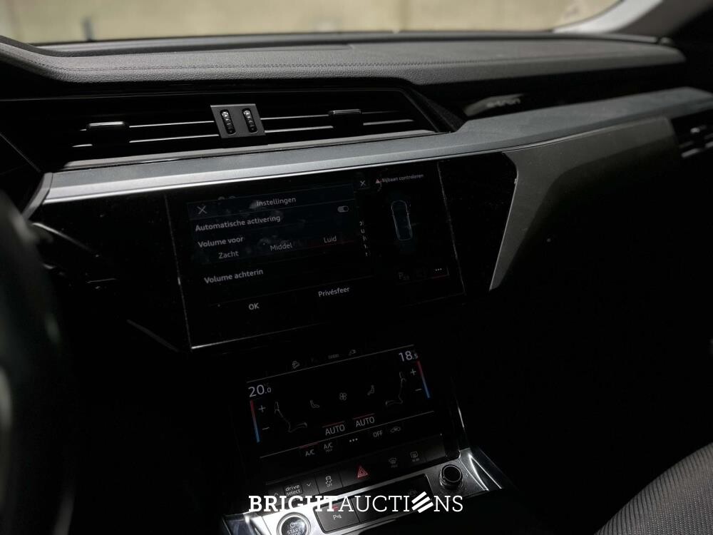 Audi Q8 e-tron 50 Quattro 95 kWh 340pk 2023 (Origineel-NL), S-106-PZ 