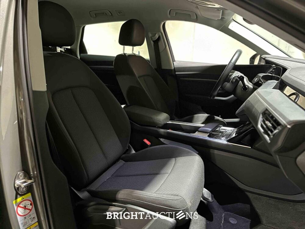 Audi Q8 e-tron 50 Quattro 95 kWh 340pk 2023 (Origineel-NL), S-106-PZ 