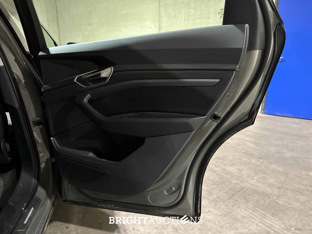 Audi Q8 e-tron 50 Quattro 95 kWh 340pk 2023 (Origineel-NL), S-106-PZ 