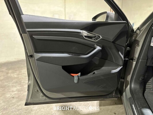 Audi Q8 e-tron 50 Quattro 95 kWh 340pk 2023 (Origineel-NL), S-106-PZ 
