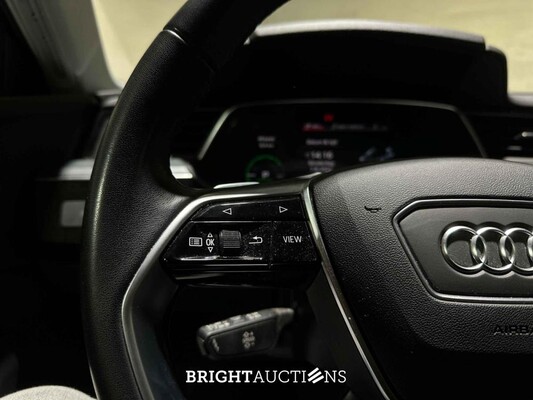 Audi Q8 e-tron 50 Quattro 95 kWh 340pk 2023 (Origineel-NL), S-106-PZ 