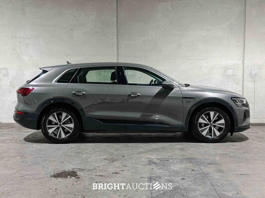 Audi Q8 e-tron 50 Quattro 95 kWh 340pk 2023 (Origineel-NL), S-106-PZ 