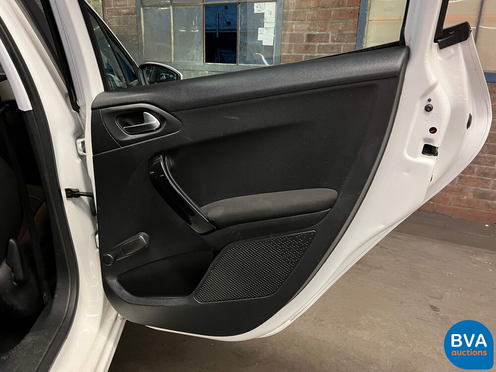 Peugeot 208 1.2 PureTech Active 82pk 2016, KJ-210-S