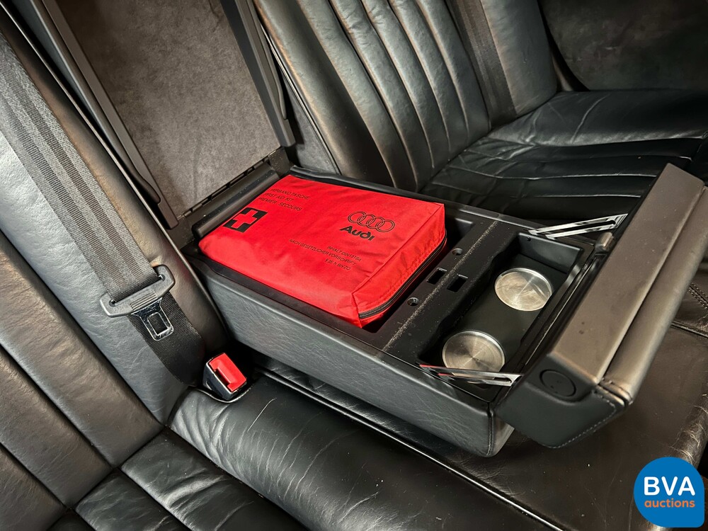 Audi A8 2.8 5V quattro Exclusive 193pk 2002 -Org. NL-, 21-JZ-DK