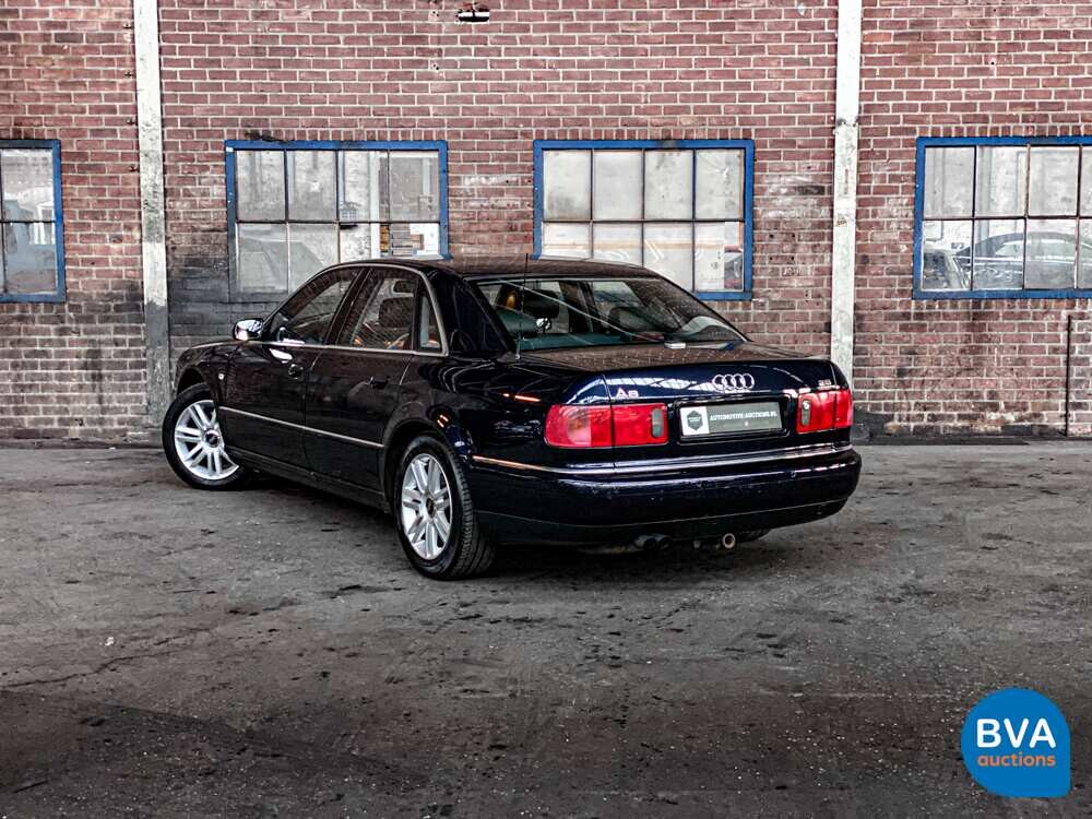 Audi A8 2.8 5V quattro Exclusive 193pk 2002 -Org. NL-, 21-JZ-DK