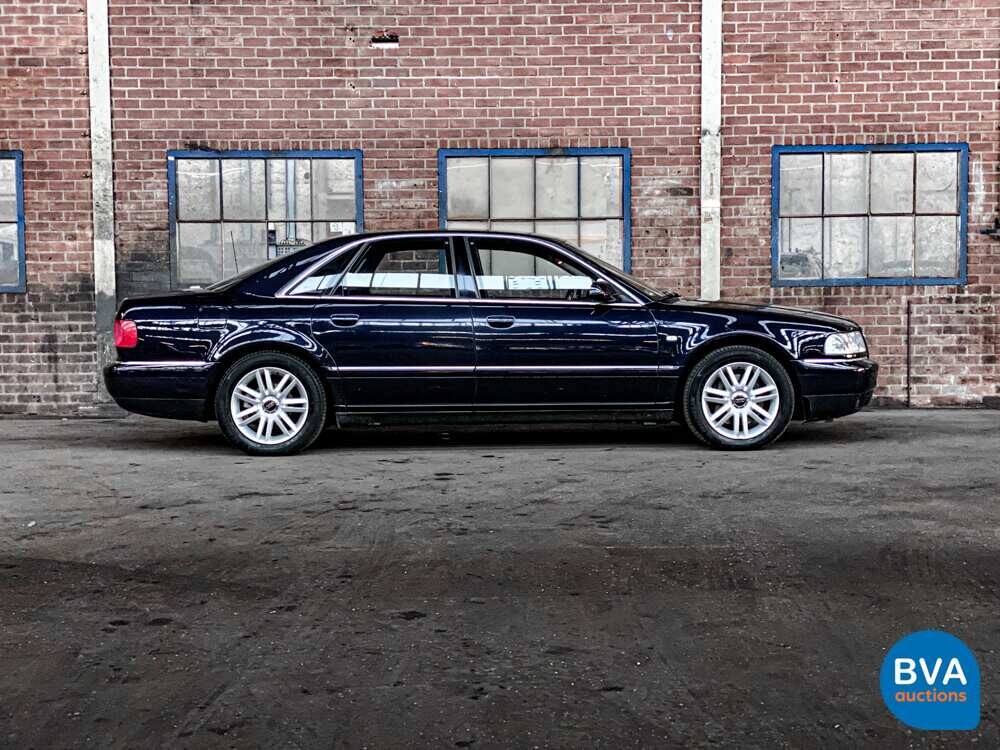 Audi A8 2.8 5V quattro Exclusive 193pk 2002 -Org. NL-, 21-JZ-DK