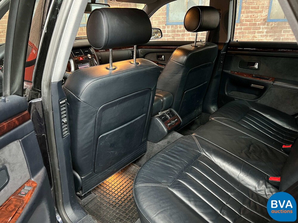 Audi A8 2.8 5V quattro Exclusive 193pk 2002 -Org. NL-, 21-JZ-DK