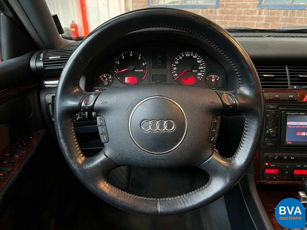 Audi A8 2.8 5V quattro Exclusive 193pk 2002 -Org. NL-, 21-JZ-DK