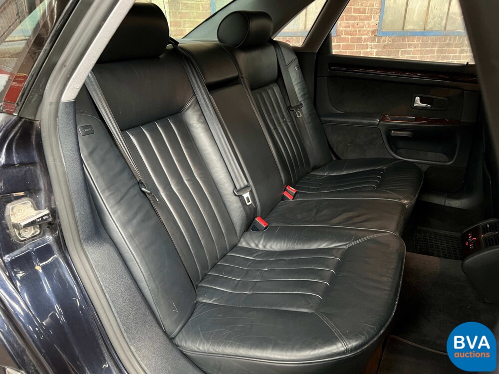Audi A8 2.8 5V quattro Exclusive 193pk 2002 -Org. NL-, 21-JZ-DK