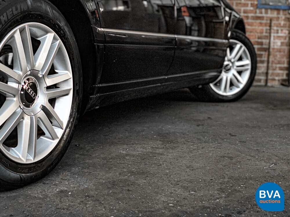 Audi A8 2.8 5V quattro Exclusive 193pk 2002 -Org. NL-, 21-JZ-DK