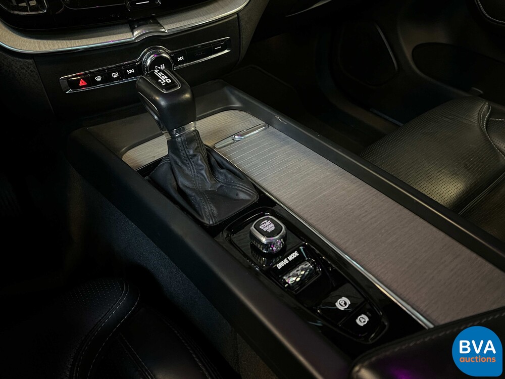 Volvo XC60 D5 AWD Inscription 235pk 2019 -Org. NL-, XZ-722-T