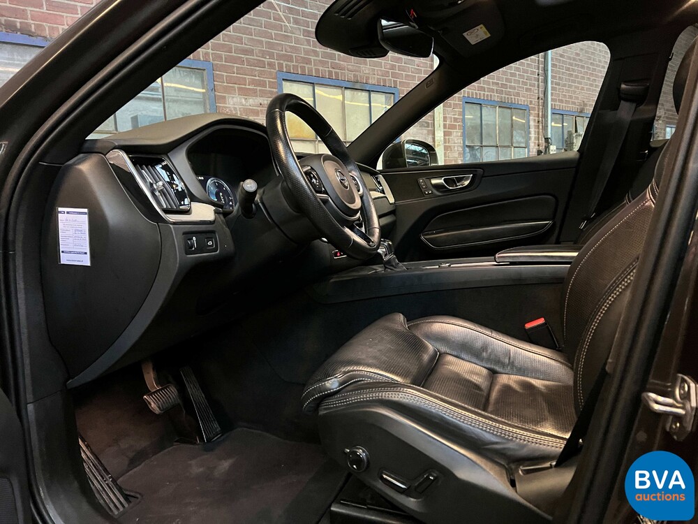 Volvo XC60 D5 AWD Inscription 235pk 2019 -Org. NL-, XZ-722-T