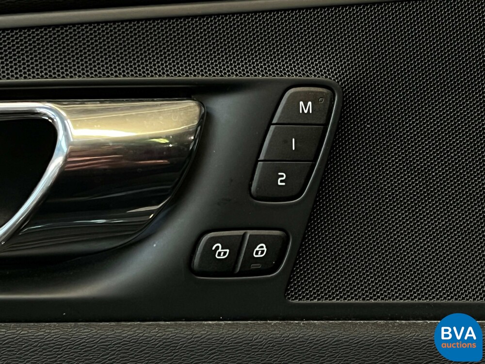 Volvo XC60 D5 AWD Inscription 235pk 2019 -Org. NL-, XZ-722-T