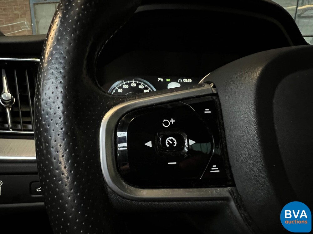 Volvo XC60 D5 AWD Inscription 235pk 2019 -Org. NL-, XZ-722-T