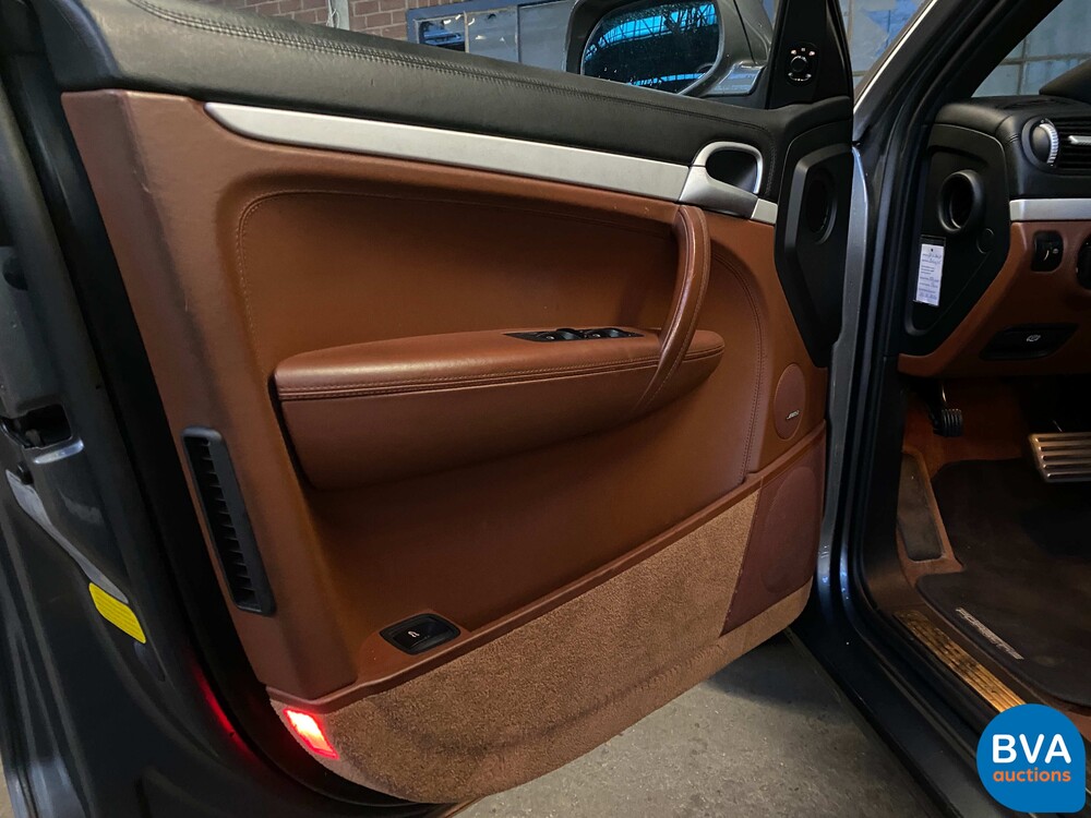 Porsche Cayenne 4.8 Turbo 500pk 2007 -Org. NL-, 56-XG-TV