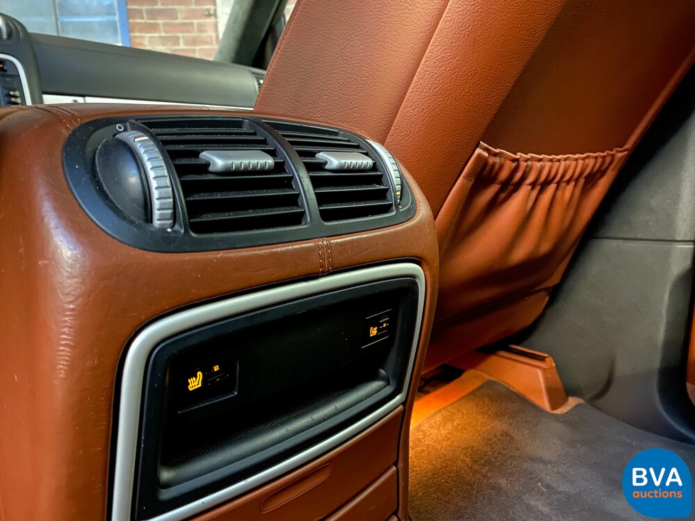 Porsche Cayenne 4.8 Turbo 500pk 2007 -Org. NL-, 56-XG-TV