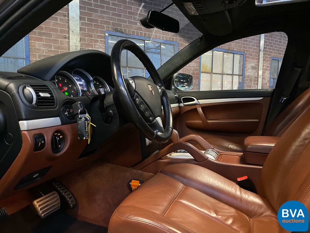 Porsche Cayenne 4.8 Turbo 500pk 2007 -Org. NL-, 56-XG-TV