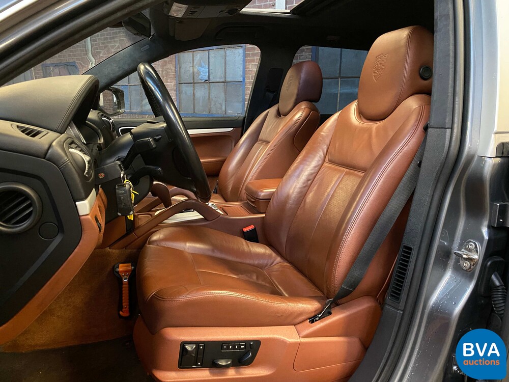 Porsche Cayenne 4.8 Turbo 500pk 2007 -Org. NL-, 56-XG-TV