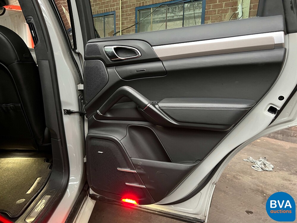 Porsche Cayenne S 4.8 Sportchrono 400pk 2013, JP-842-T