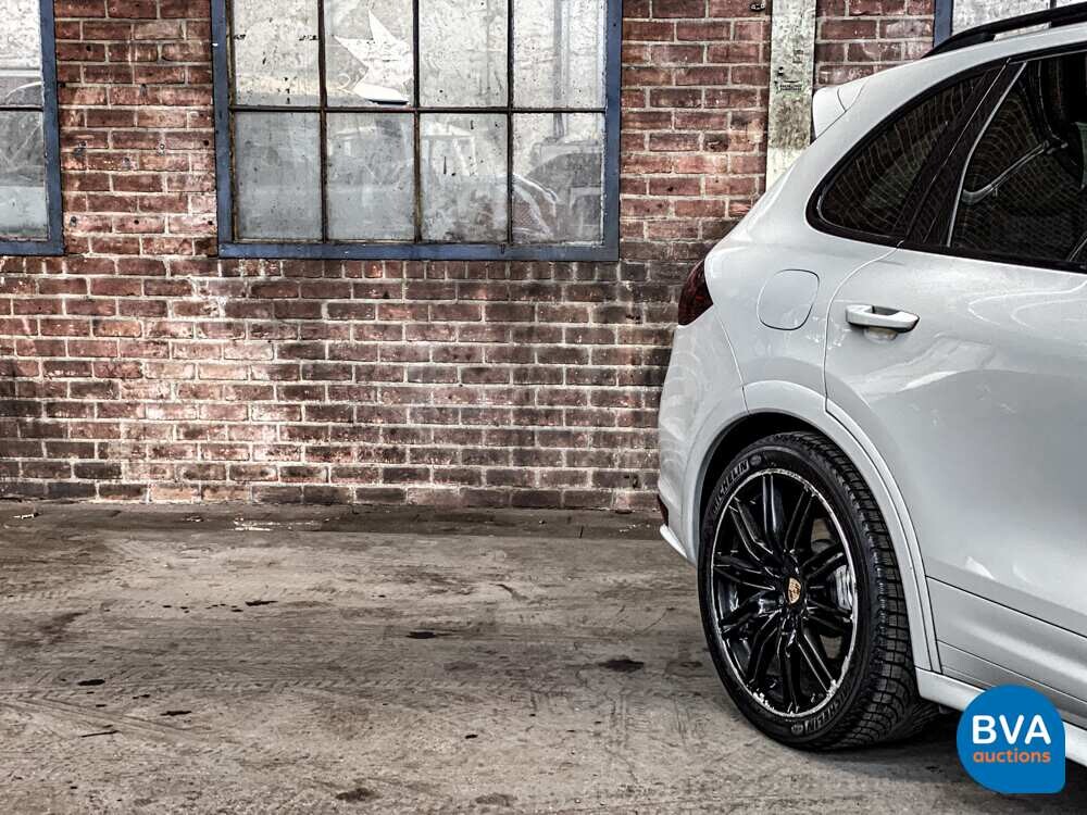 Porsche Cayenne S 4.8 Sportchrono 400pk 2013, JP-842-T