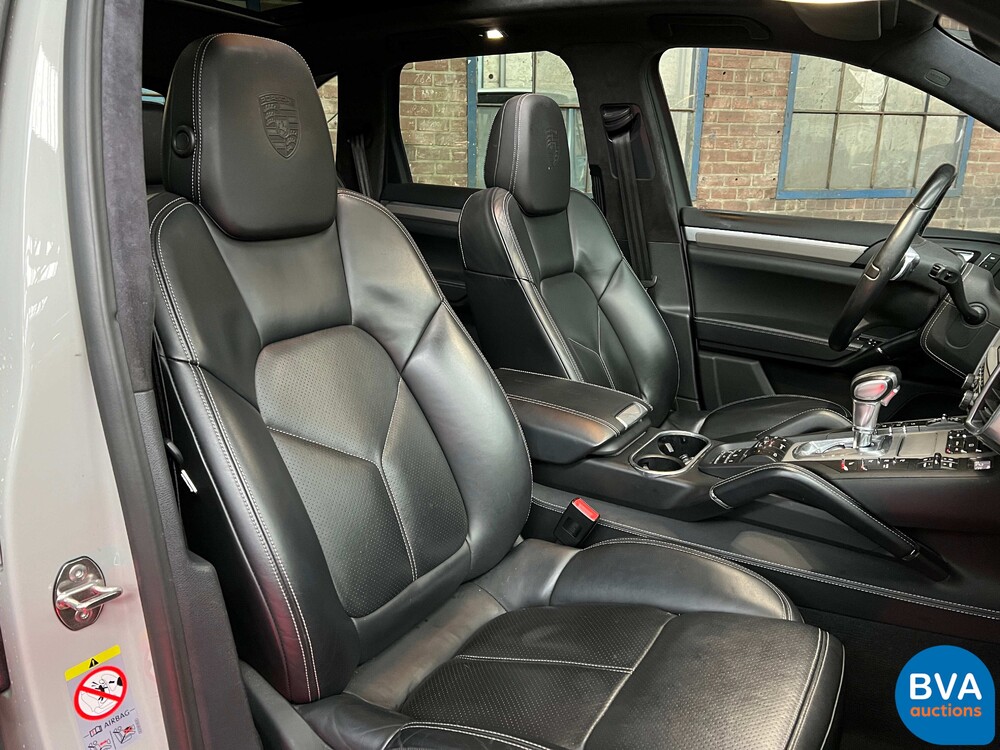 Porsche Cayenne S 4.8 Sportchrono 400pk 2013, JP-842-T