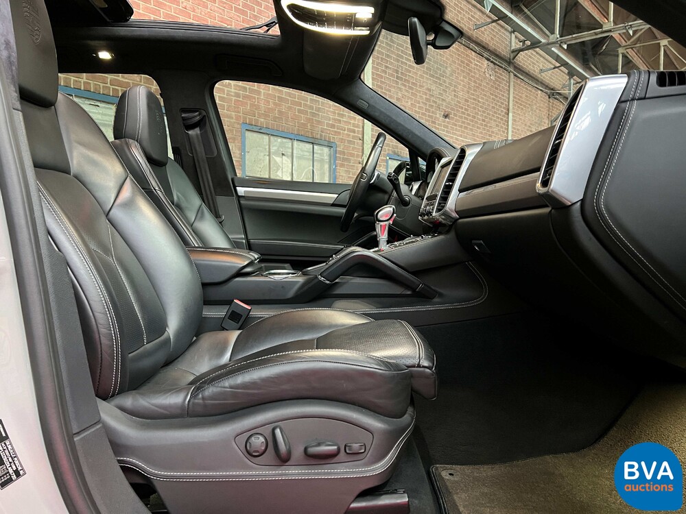 Porsche Cayenne S 4.8 Sportchrono 400pk 2013, JP-842-T