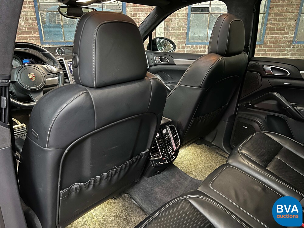 Porsche Cayenne S 4.8 Sportchrono 400pk 2013, JP-842-T