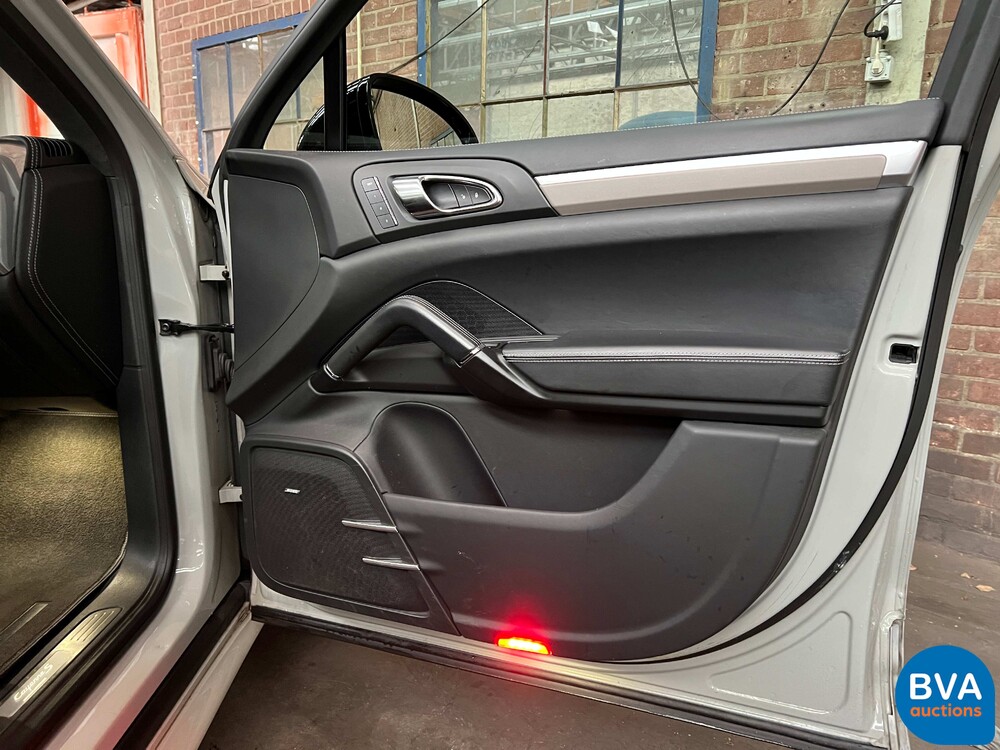 Porsche Cayenne S 4.8 Sportchrono 400pk 2013, JP-842-T