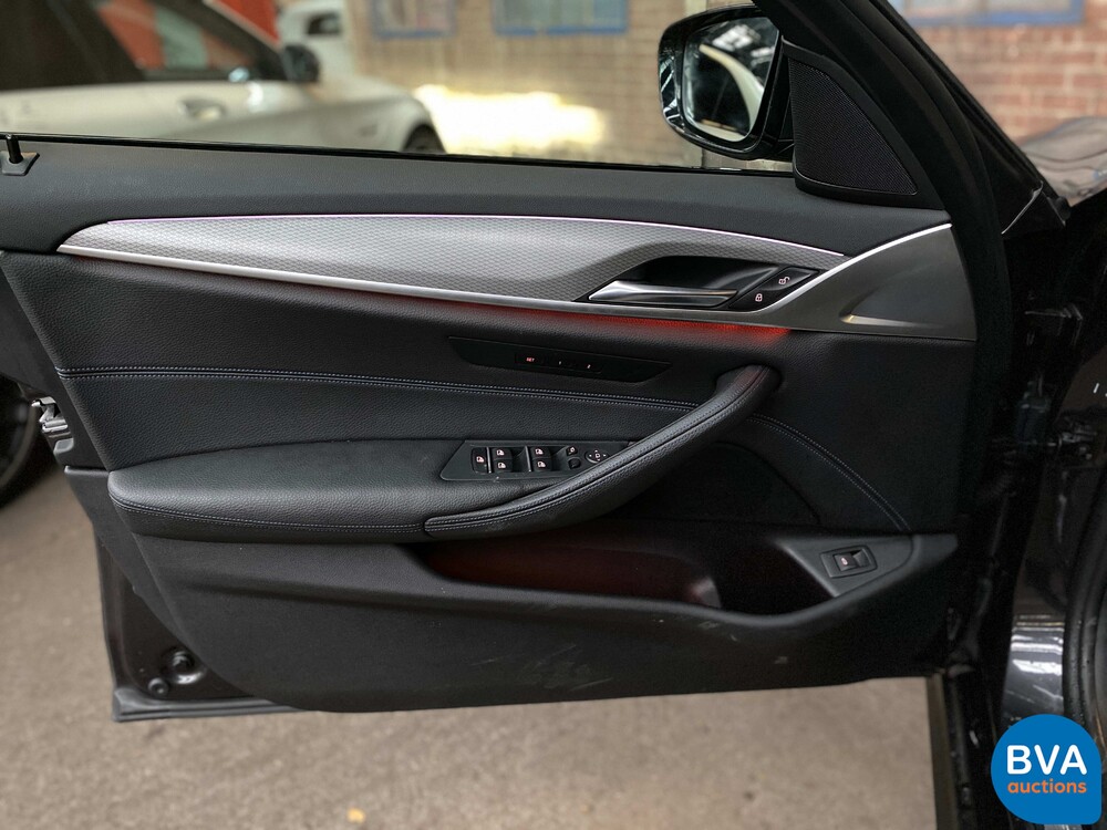 BMW 530d 5-serie Touring High Executive M-sport 265pk 2018