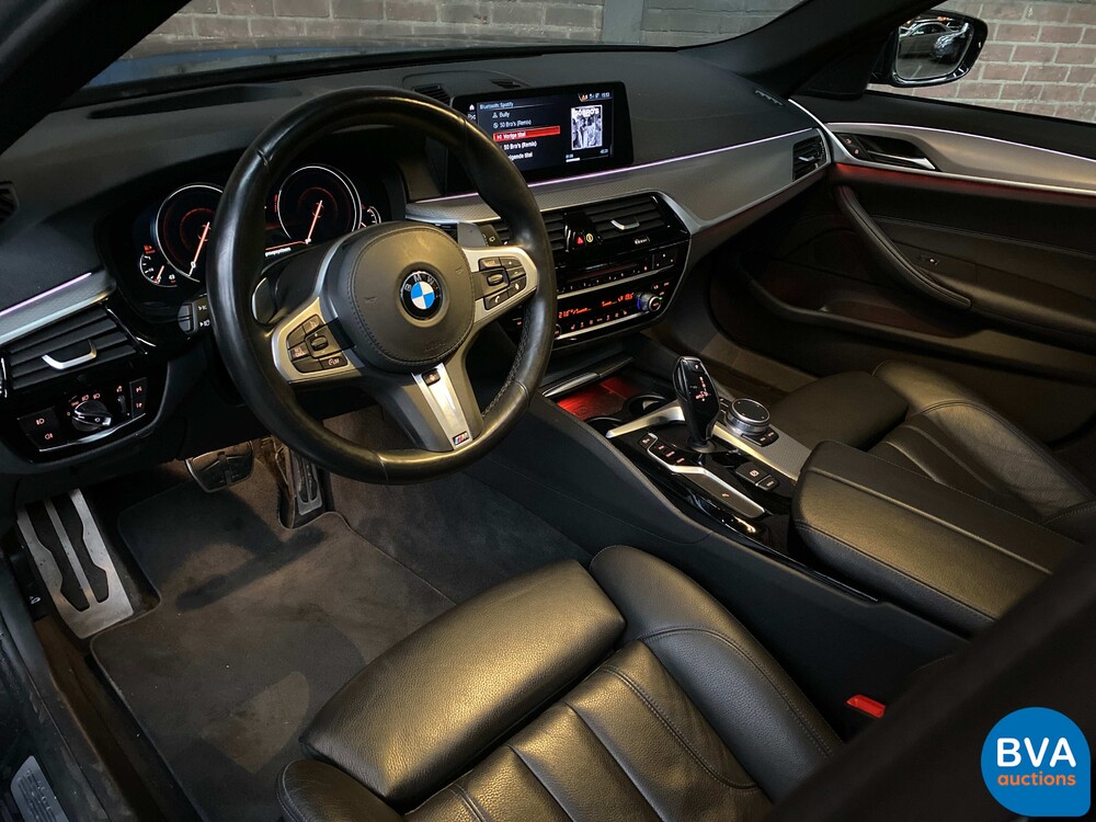 BMW 530d 5-serie Touring High Executive M-sport 265pk 2018