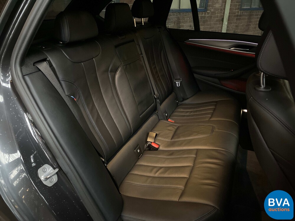 BMW 530d 5-serie Touring High Executive M-sport 265pk 2018