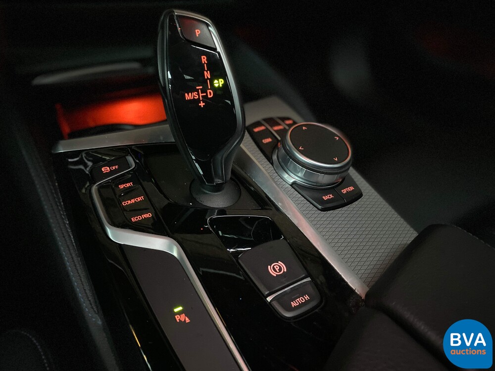 2018 BMW 530d 5er Touring High Executive M-Sport 265 PS.
