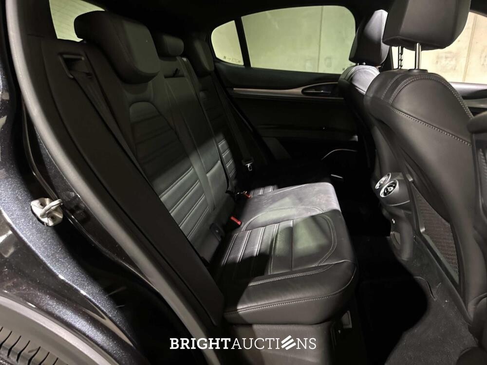 Alfa Romeo Stelvio 2.0 T AWD B-Tech 200pk 2020 (Origineel-NL), H-177-FB