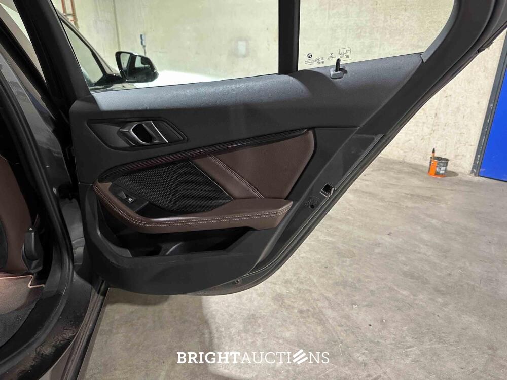 BMW 118i High Executive Edition 140pk 2020 (Origineel-NL) 1-serie, J-437-DD