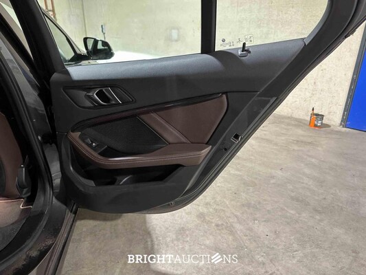 BMW 118i High Executive Edition 140pk 2020 (Origineel-NL) 1-serie, J-437-DD